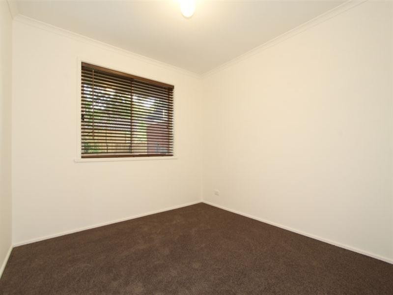 2/13 Normanby Street, Hughesdale VIC 3166