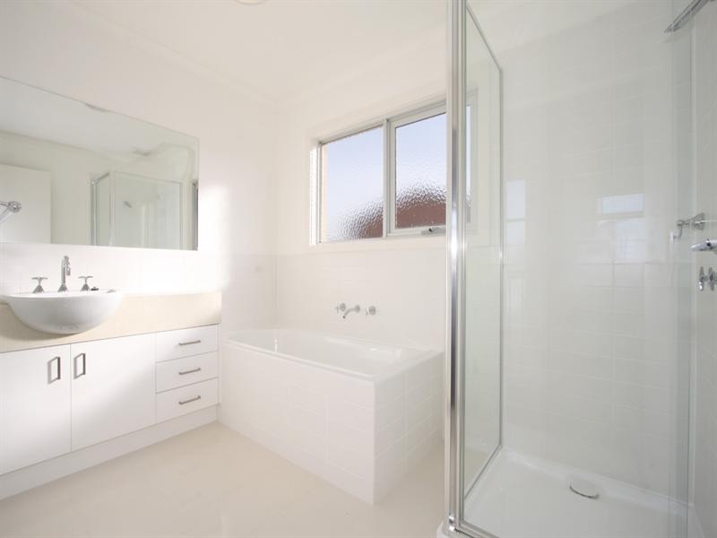 2/20 Bettina Street, Clayton VIC 3168