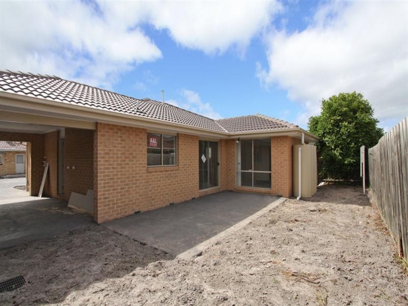 2/13 Elder Street, Clarinda VIC 3169