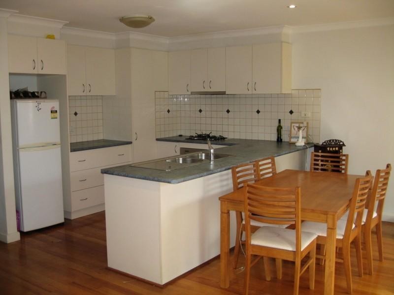 2/1095 North Road, Hughesdale VIC 3166