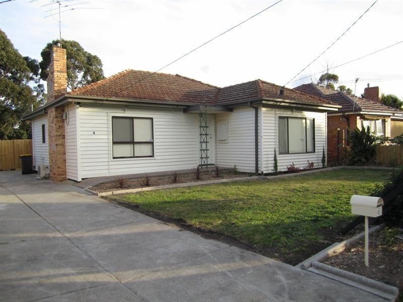 Room 3/4 Hilltop Avenue, Clayton VIC 3168