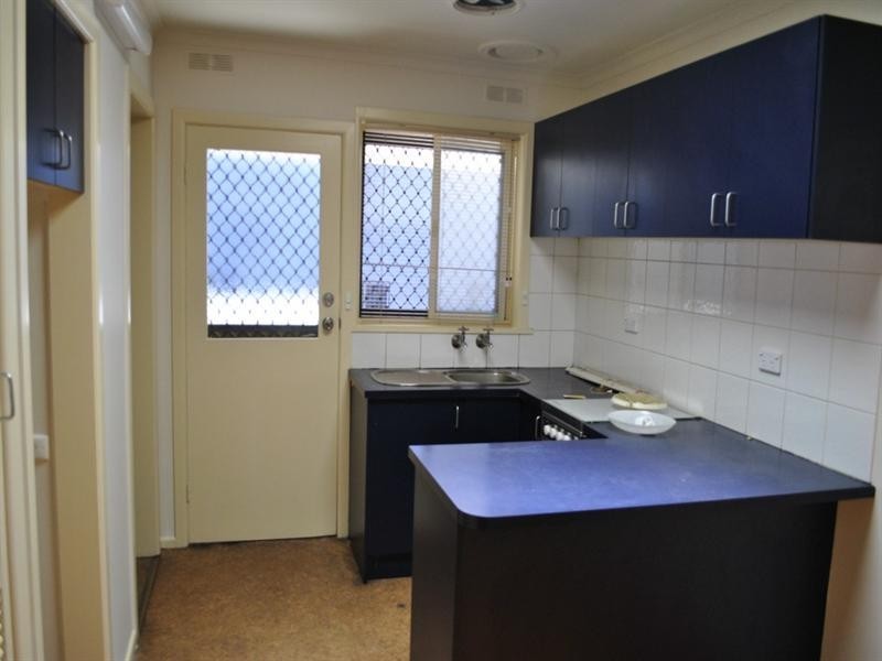 1/98 willesden Road, Hughesdale VIC 3166