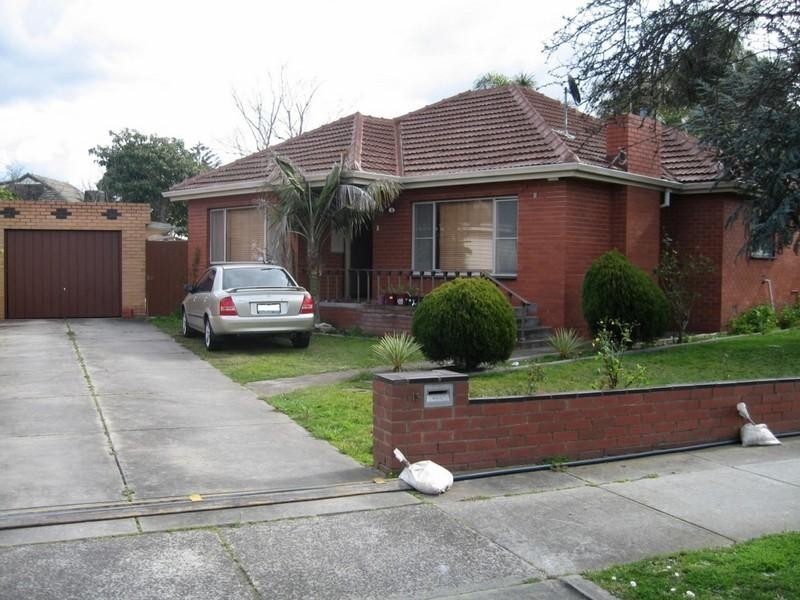 13 Alfred Grove, Oakleigh East VIC 3166