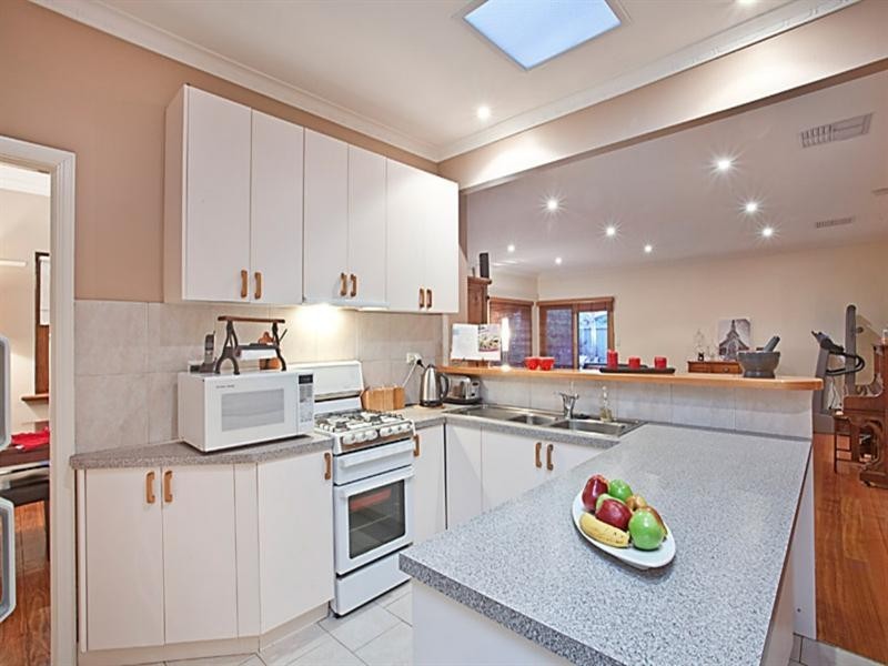 11 Devoy Street, Oakleigh South VIC 3167