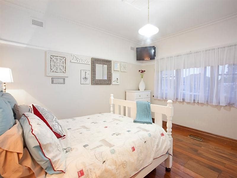 11 Devoy Street, Oakleigh South VIC 3167