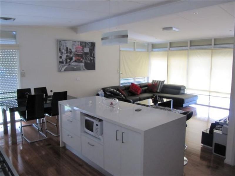 9 Adrian Street, Chadstone VIC 3148