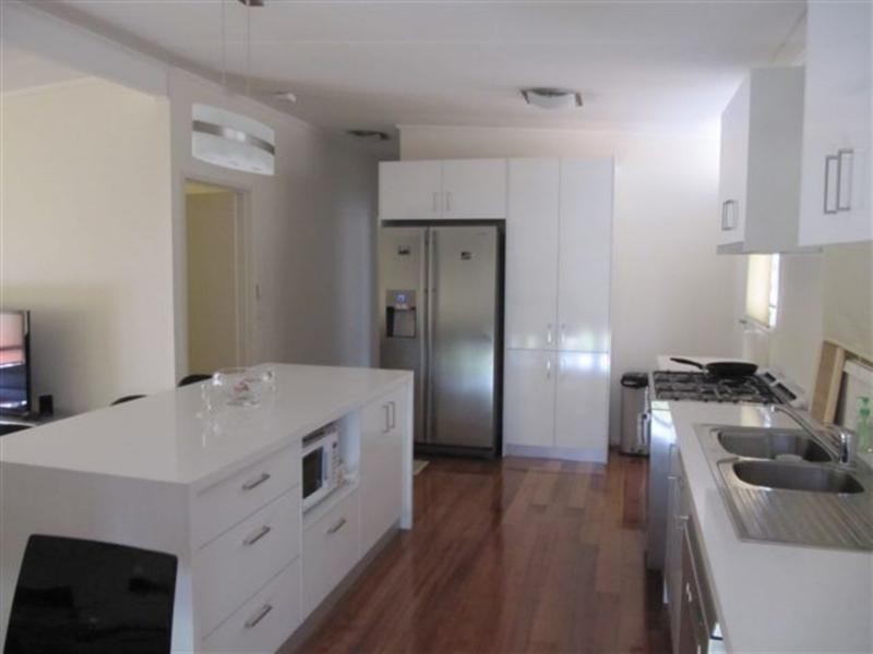 9 Adrian Street, Chadstone VIC 3148