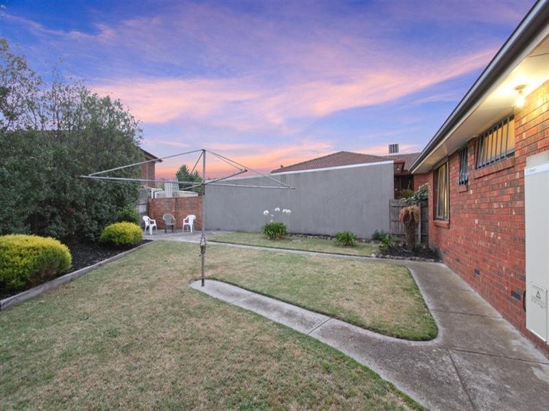 8 Swaran Court, Oakleigh South VIC 3167