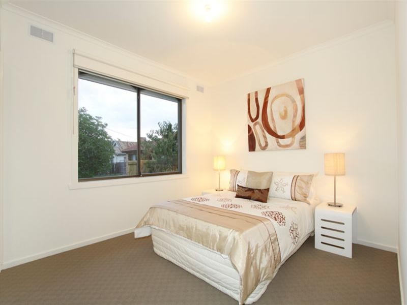 39 Heath Avenue, Oakleigh VIC 3166