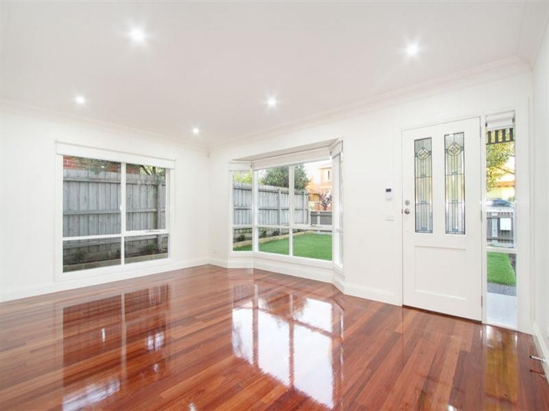 2/19 John Street, Oakleigh VIC 3166