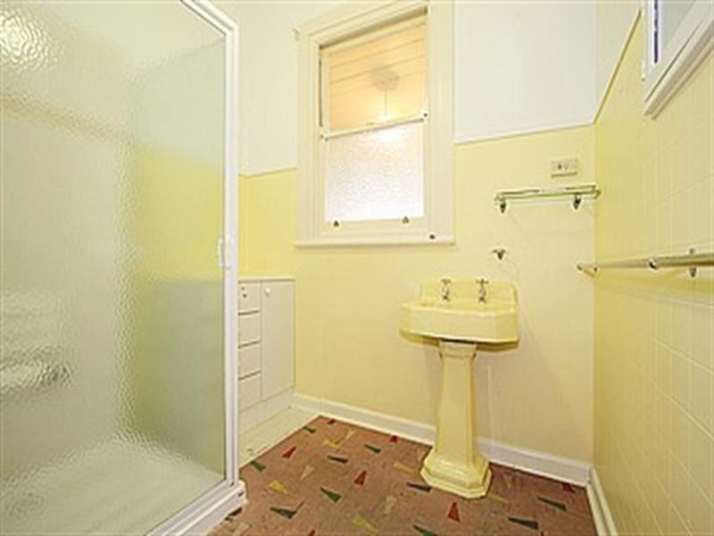 14 Eleebana Avenue, Hughesdale VIC 3166