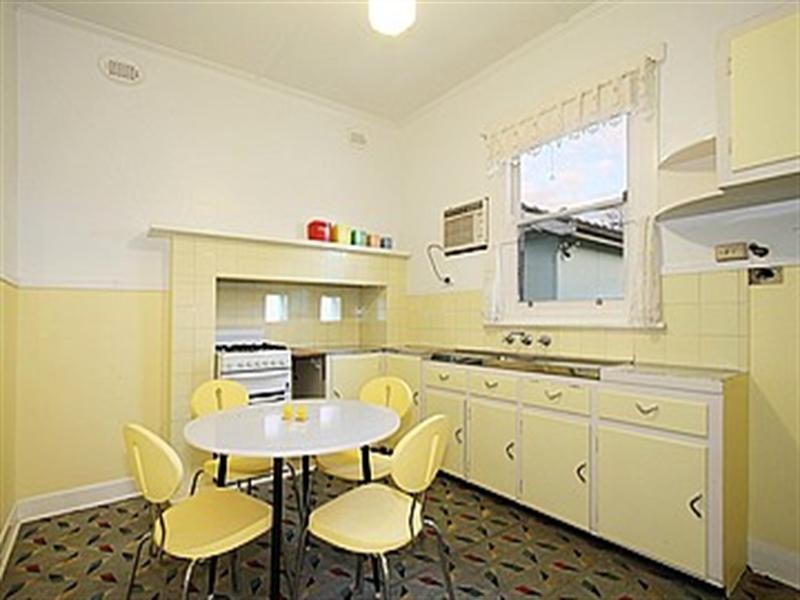 14 Eleebana Avenue, Hughesdale VIC 3166