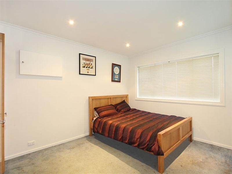 1/13 Parer Street, Oakleigh VIC 3166
