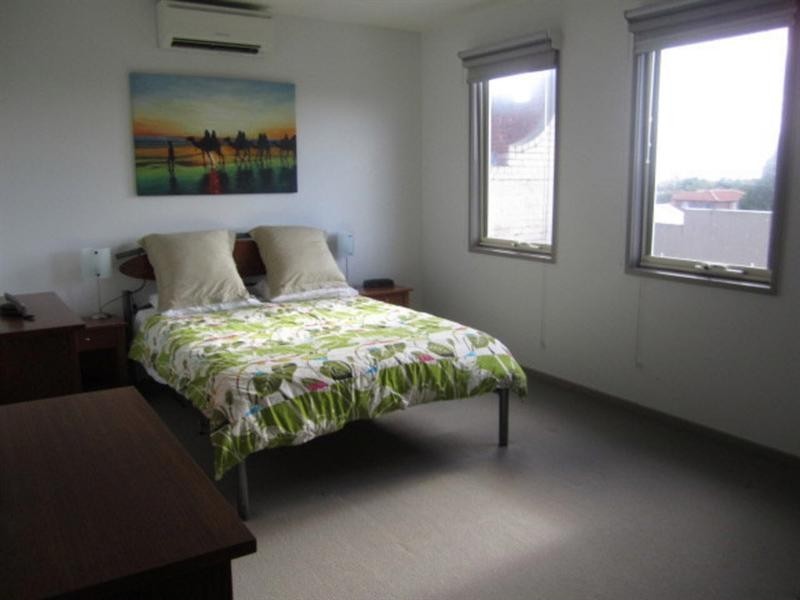 2/100 Poath Road, Hughesdale VIC 3166