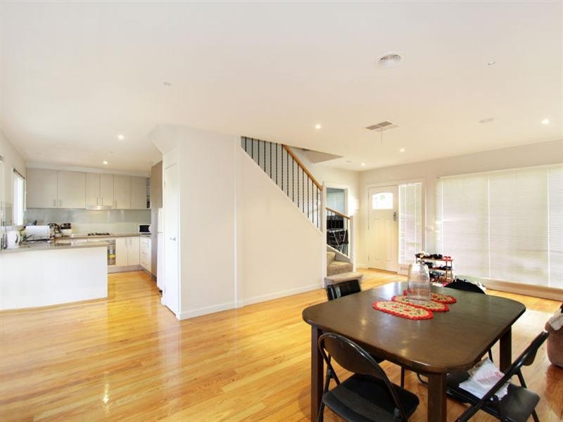 3/42 Golf Links Avenue, Oakleigh VIC 3166