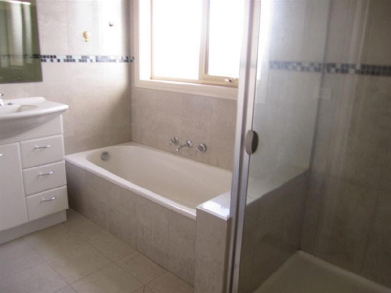 1/23 Madeleine Road, Clayton VIC 3168