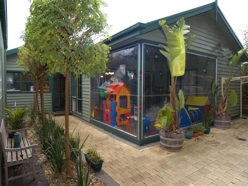 8 Churchill Avenue, Chadstone VIC 3148