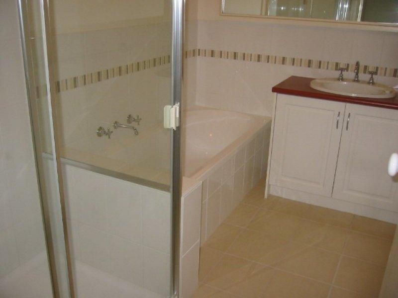 4/30 Maroo Street, Hughesdale VIC 3166