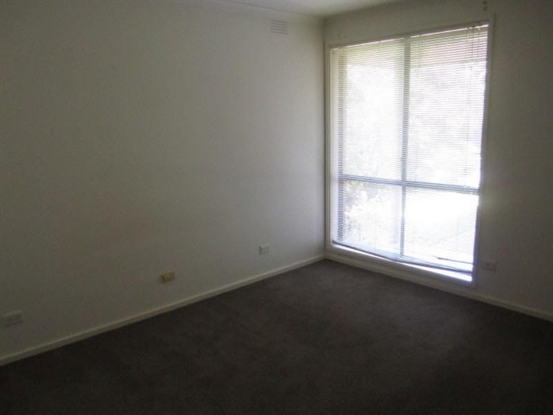 4/30 Maroo Street, Hughesdale VIC 3166