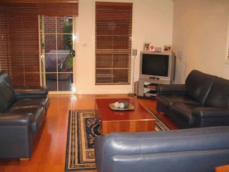 1/19 Swindon Road, Hughesdale VIC 3166