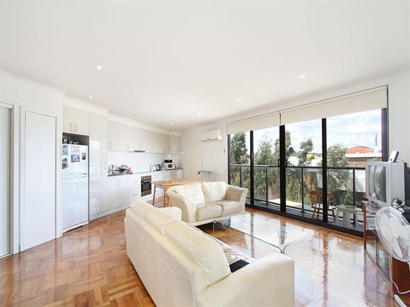 18/28 Burton Avenue, Clayton VIC 3168