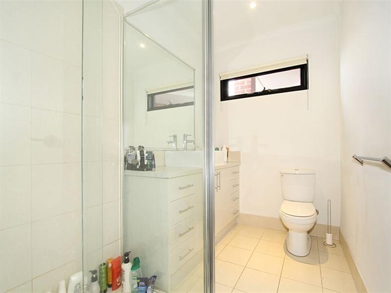 18/28 Burton Avenue, Clayton VIC 3168