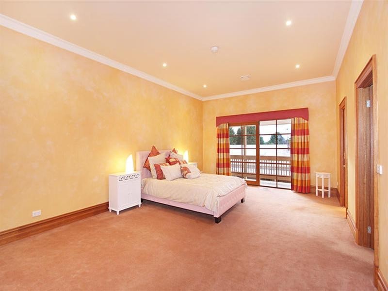 5 Swansfield Court, Warrandyte VIC 3113