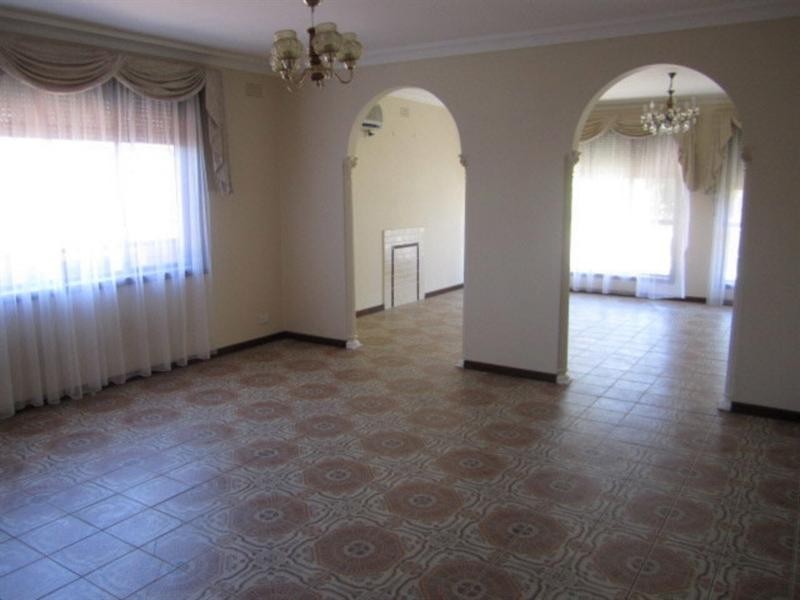 7 Cedar Close, Chadstone VIC 3148