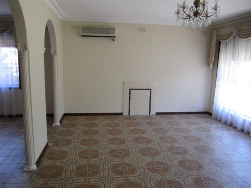 7 Cedar Close, Chadstone VIC 3148