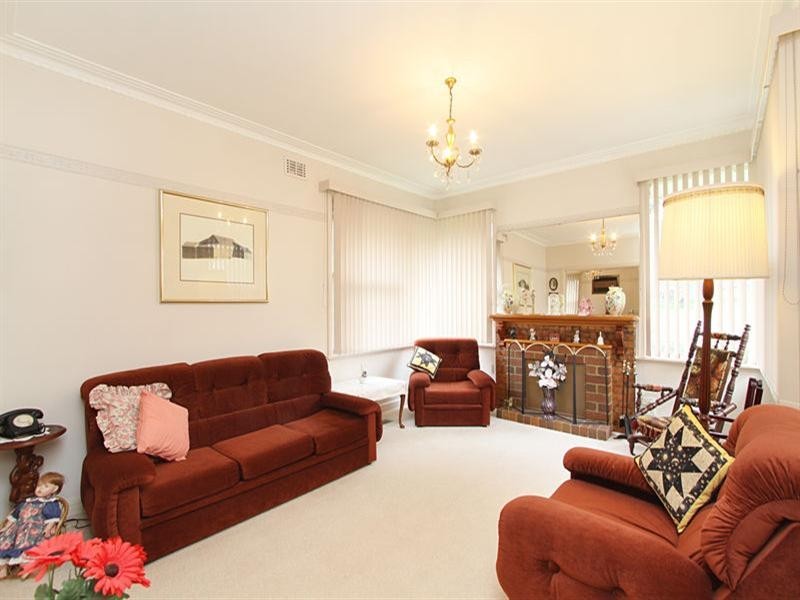 13 Hiscock Street, Chadstone VIC 3148