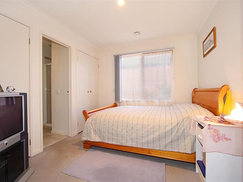 19 Crown Close, Oakleigh East VIC 3166