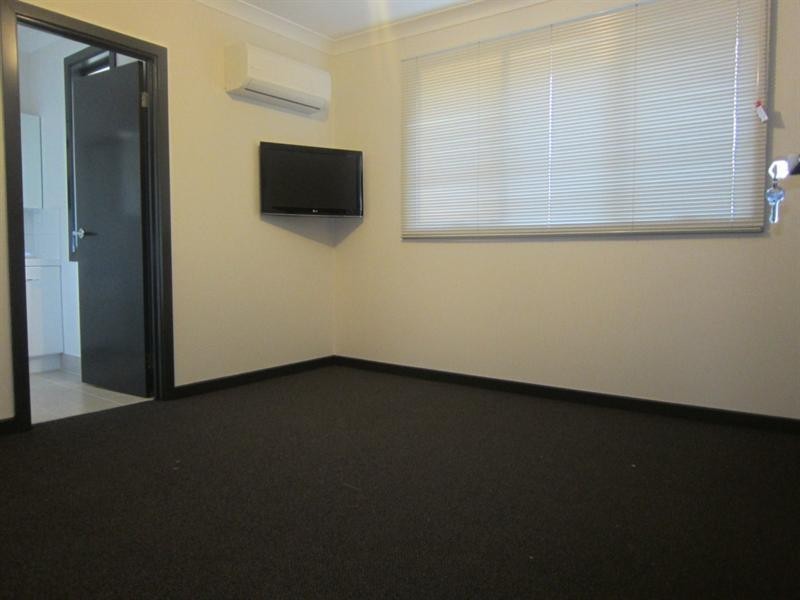 2/4 Hilltop Avenue, Clayton VIC 3168