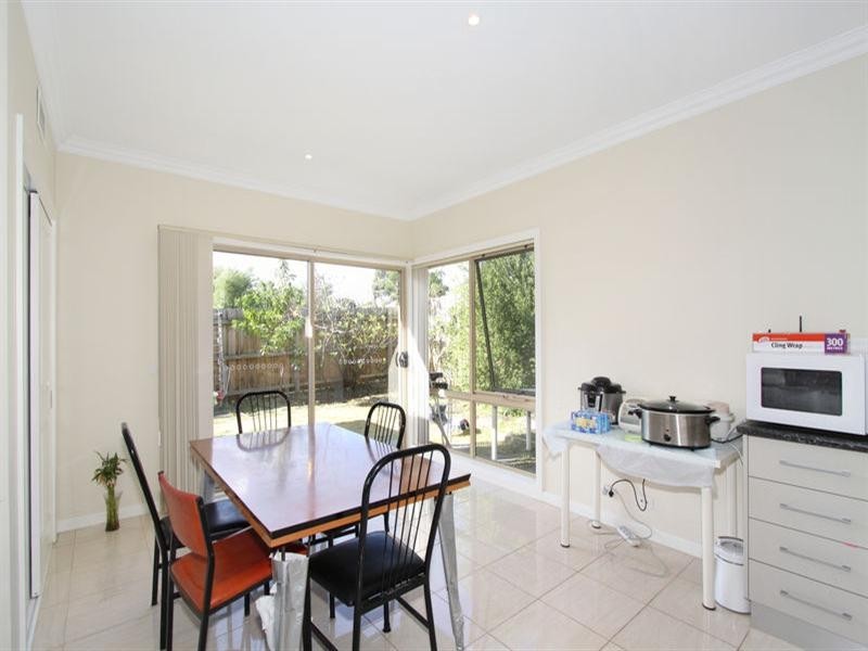 2/10 Vision Street, Chadstone VIC 3148