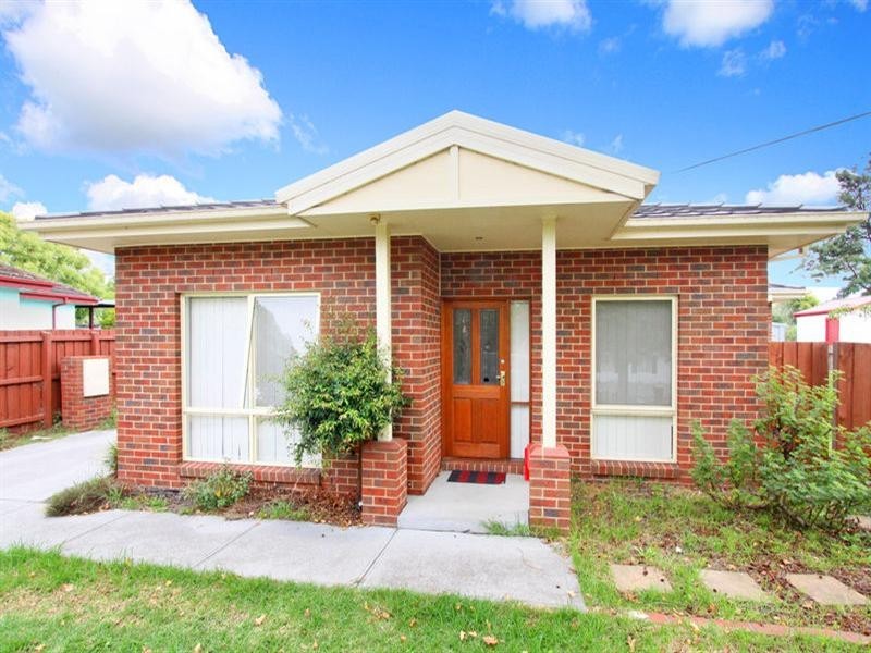 1/10 Woonah Street, Chadstone VIC 3148