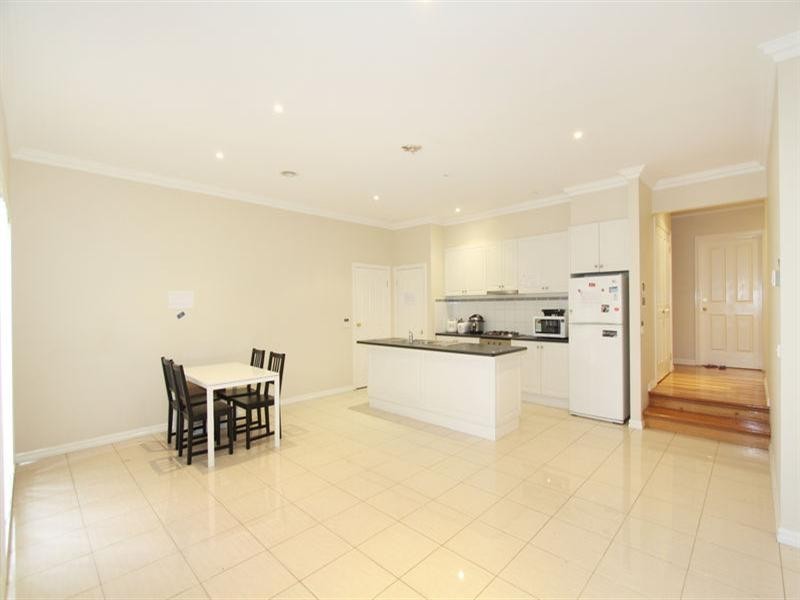 2/10 Woonah Street, Chadstone VIC 3148