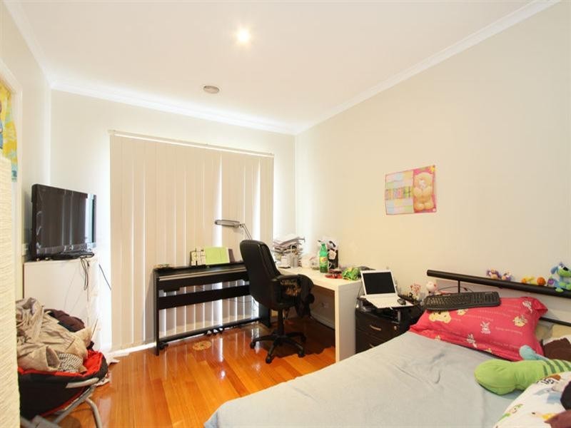 2/10 Woonah Street, Chadstone VIC 3148