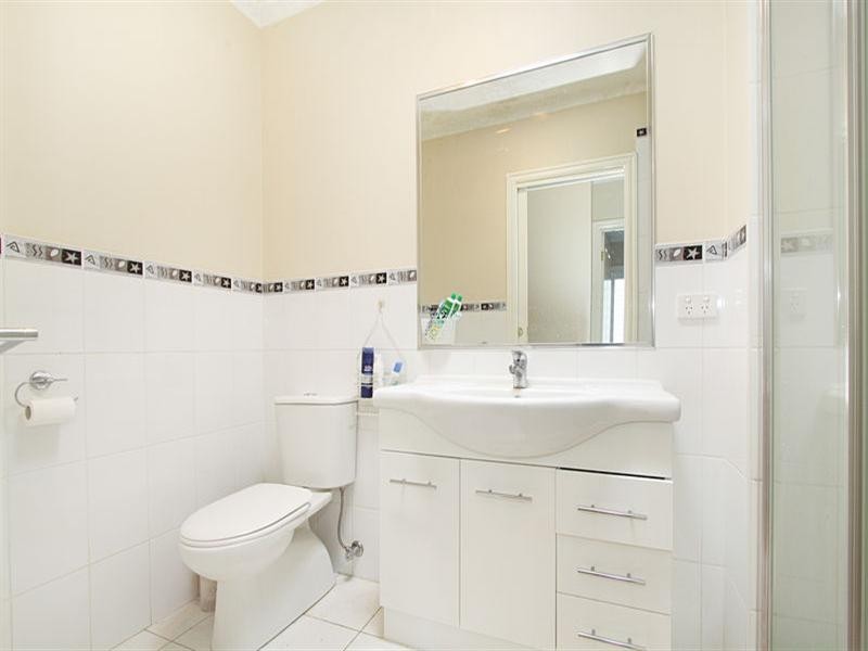 2/10 Woonah Street, Chadstone VIC 3148