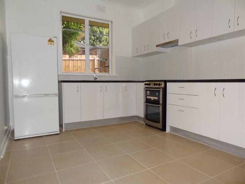 1/82 Railway Pde South, Chadstone VIC 3148