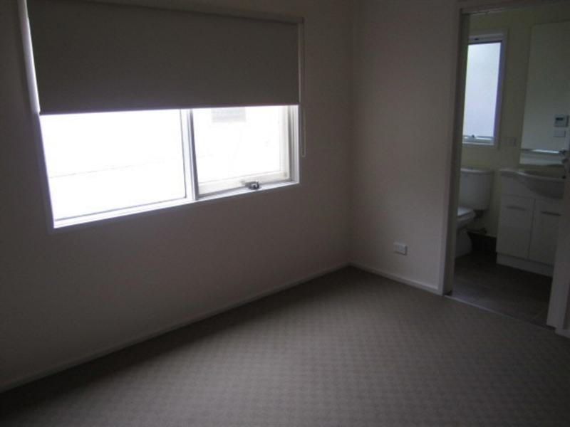 18 Cole Crescent, Chadstone VIC 3148