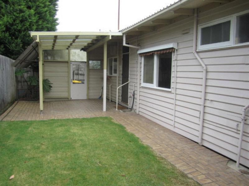 18 Cole Crescent, Chadstone VIC 3148