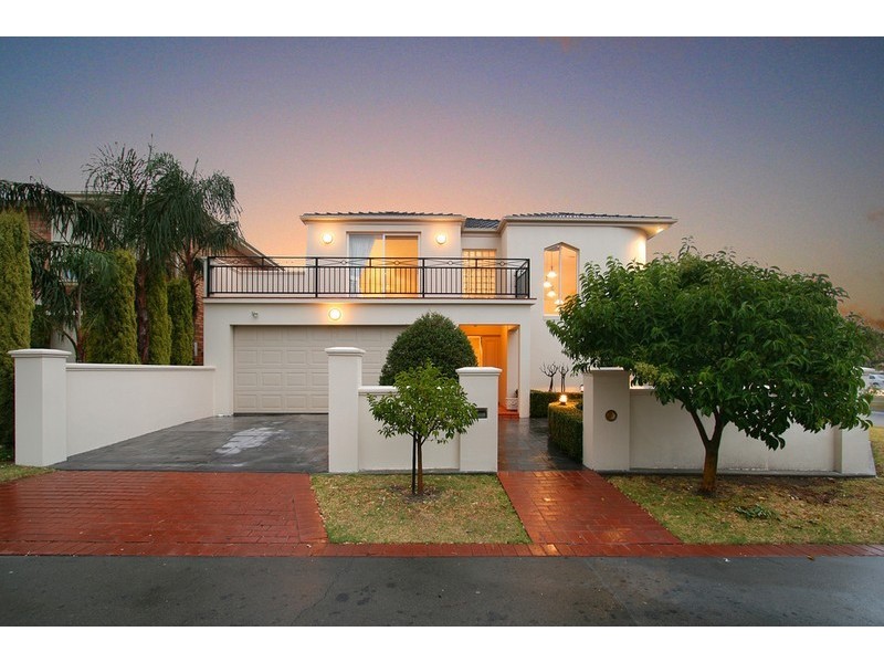 2 Dame Mary Gilmore Place, Oakleigh East VIC 3166