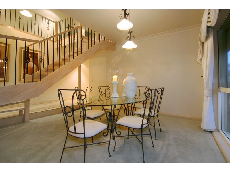 2 Dame Mary Gilmore Place, Oakleigh East VIC 3166