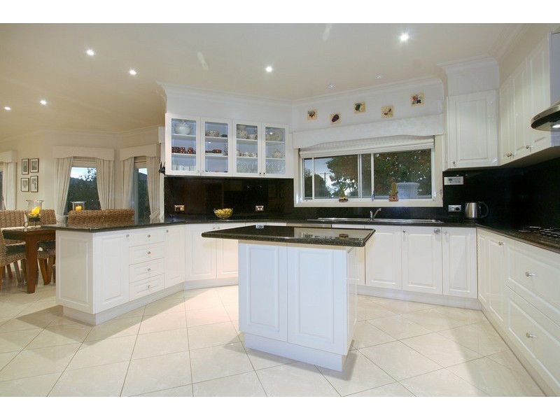2 Dame Mary Gilmore Place, Oakleigh East VIC 3166