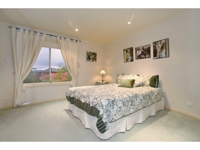 2 Dame Mary Gilmore Place, Oakleigh East VIC 3166