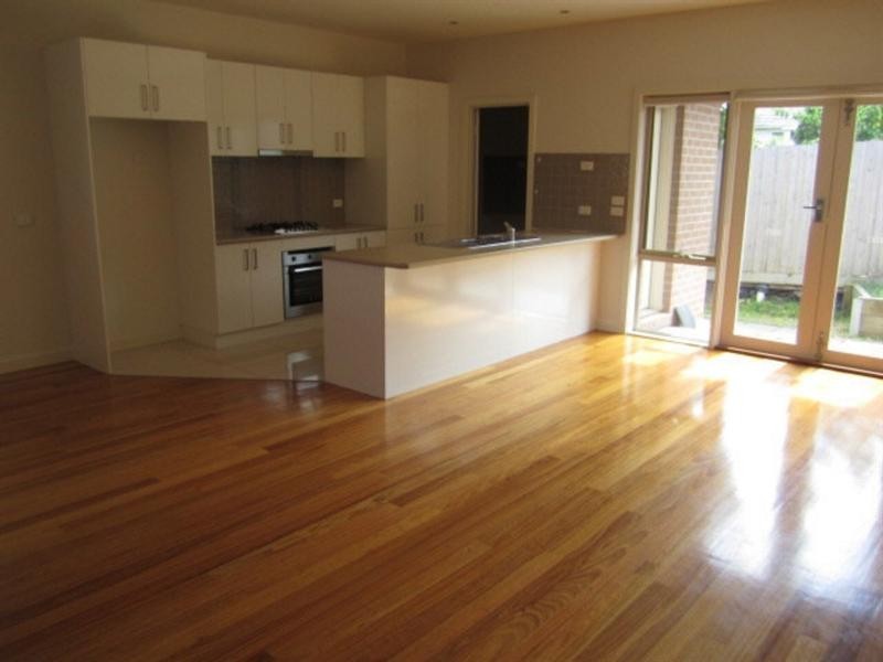 2/17 Margaret Street, Clayton VIC 3168