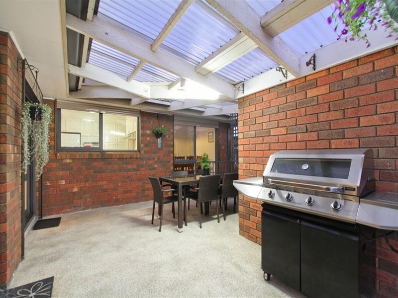 8 Swaran Court, Oakleigh South VIC 3167