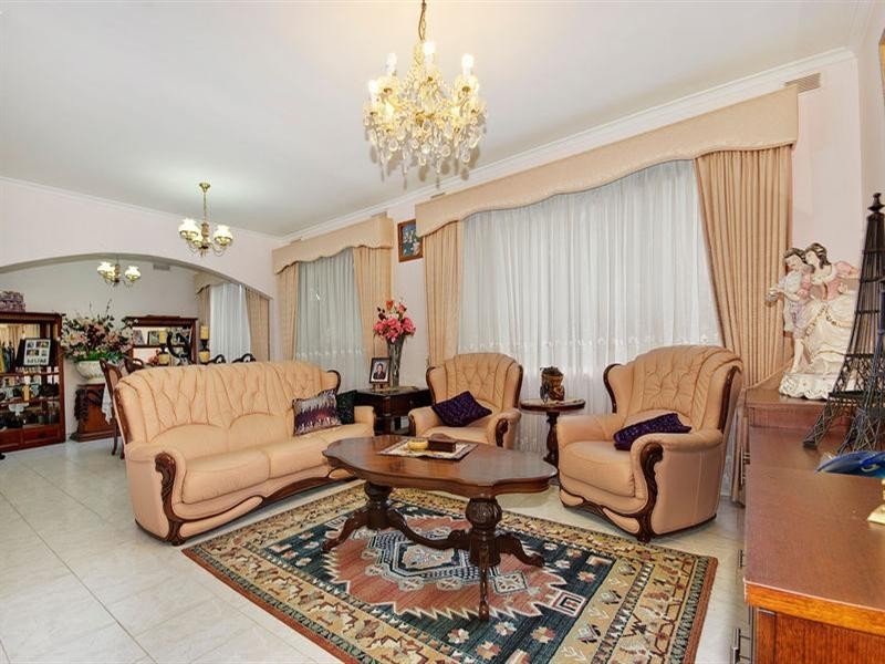 61 Scotsburn Avenue, Oakleigh South VIC 3167