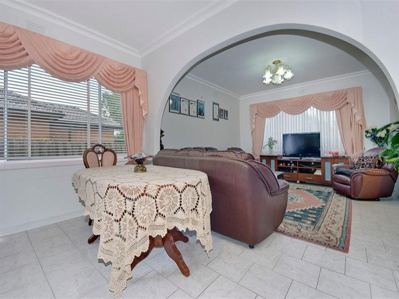 61 Scotsburn Avenue, Oakleigh South VIC 3167