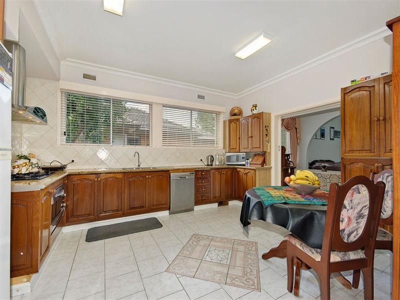 61 Scotsburn Avenue, Oakleigh South VIC 3167