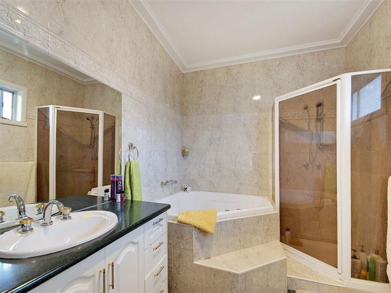 61 Scotsburn Avenue, Oakleigh South VIC 3167